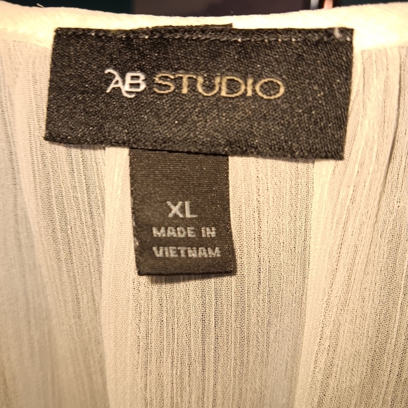 AB Studio White Sheer Embroidered Blouse - Picture 2 of 3